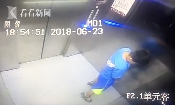 Baby疑似开眼角？眼线笔也能放大双眼