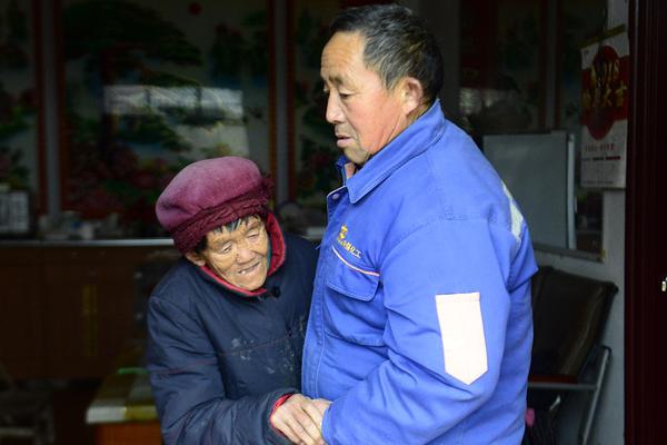 奇趣电子纸主题手表联动凯蒂猫_联通AS9929