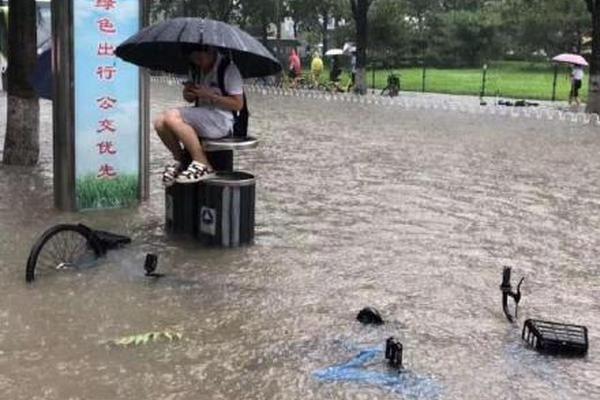肯豆的腋下包才是轻巧出行的好搭档_多云管理