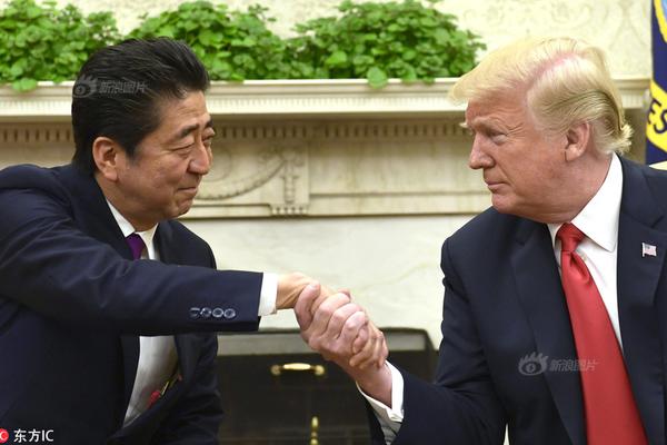 航母奶妈来歇脚!海军901型综合补给舰进坞保养_9929独立IP