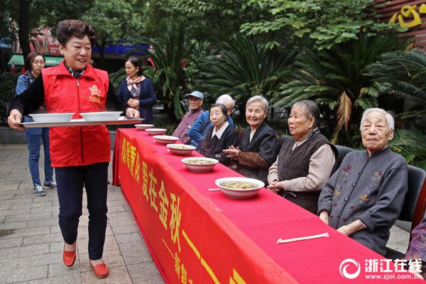 充一次电管5天 国产续航王惨兮兮,一天卖出一台_容器云服务器
