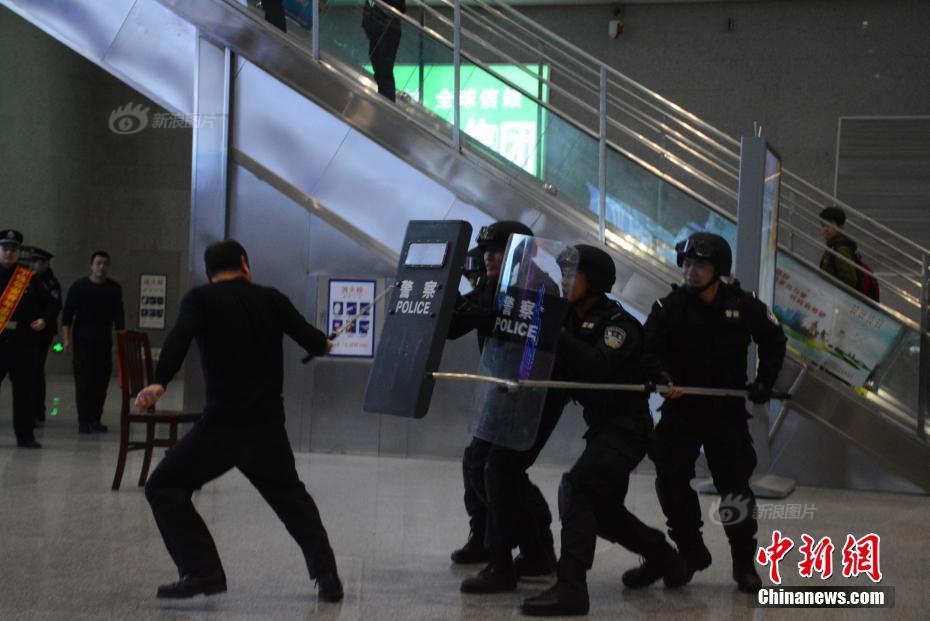 心态崩了?阿德抢七大战迷失自我 正负值全场最低_云游戏平台