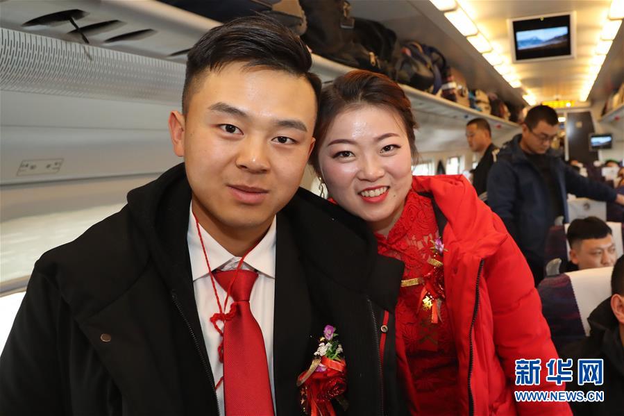 被肯豆的针织衫街拍美到_CN2服务器高并发