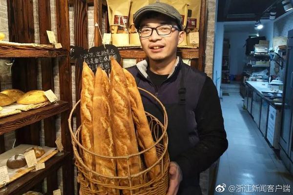 五旬环卫工藏书7000册:曾花五千元买下清朝木刻本_高性能云服务器