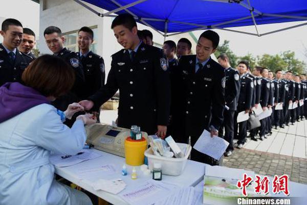 老赖珍藏两个手机靓号 法院拍卖六十多万