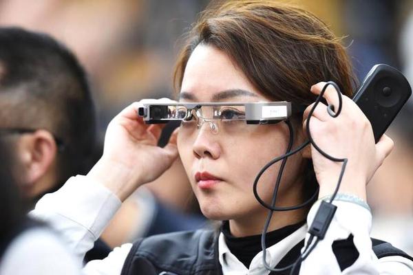 官方曝光红米骁龙855旗舰 升降式摄像...