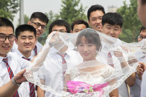 乔治:我爱LA 喜欢和LBJ一起打球_云服务器镜像