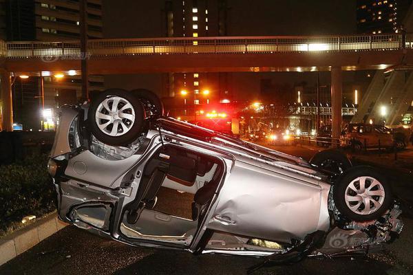 小学霸不愿放假宁可做几张试卷_CN2服务器路由追踪