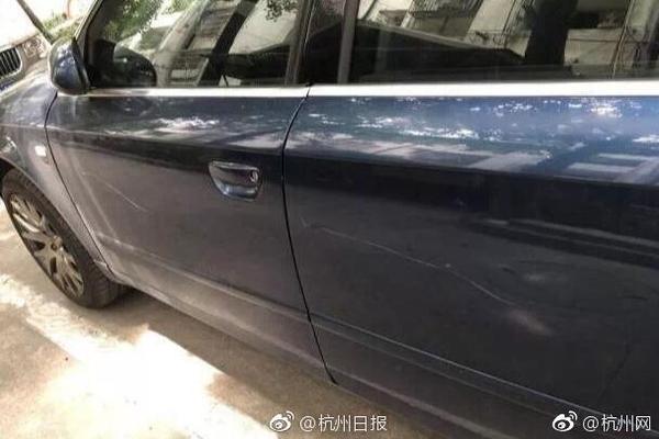 倪妮的细腻底妆Hold一切 怪不得照片这么好看!_独立IP挂机宝
