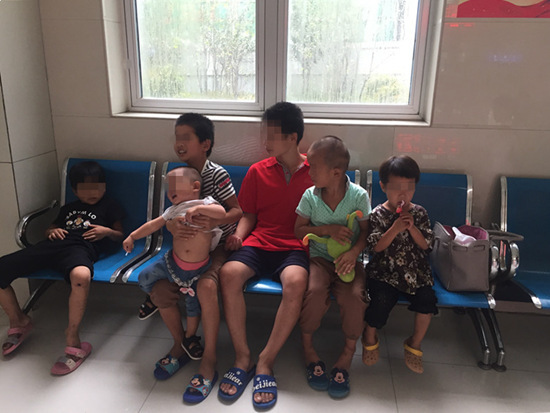 加拿大母亲含泪控诉医疗系统