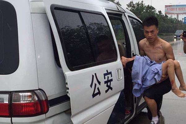 熬夜不仅让人头秃 还会使心脏停跳！