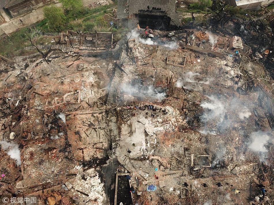 章子怡袁咏仪张嘉倪礼服斗艳_商标注册