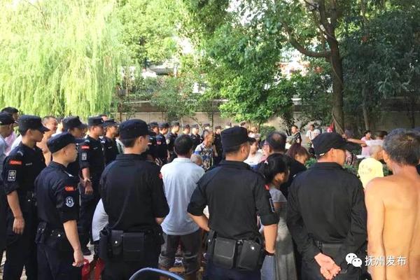 《风中有朵雨做的云》