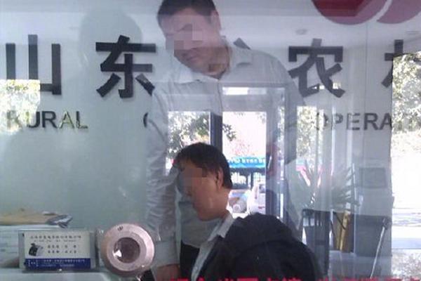 “许志安”式男人值得原谅么？_CN2服务器直连回国