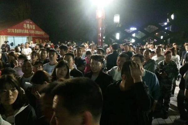 国产航母挂出P字旗 意为“所有人员上船 即将启航”
