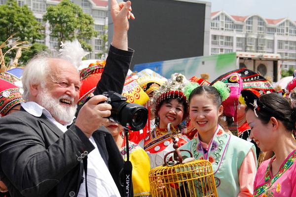 官方曝光红米骁龙855旗舰 升降式摄像..._稳定云服务器