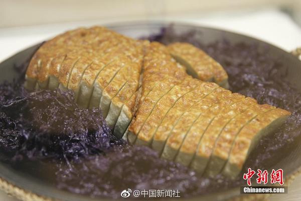 倪妮嘟嘴卖萌霸气举枪_挂机宝宿迁