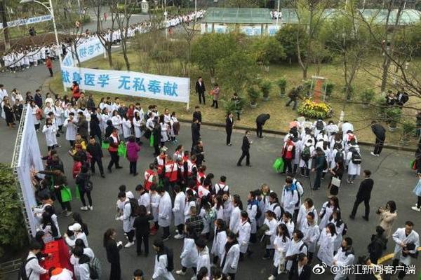 46平清新小家颜值功能一步到位 比住豪宅更幸福_外贸网站服务器