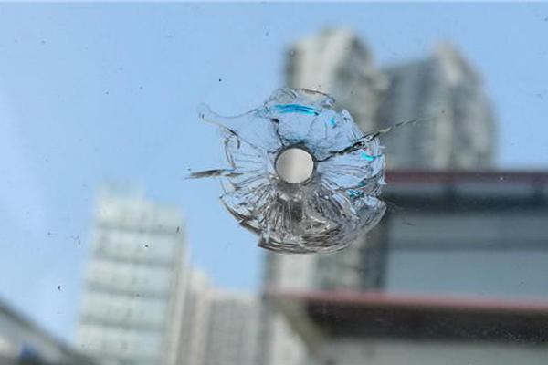 火勇厮杀裁判唱戏 库里关键1射好险