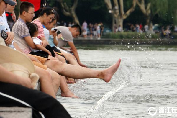 国税总局：推行网上预核 实现纳税人线上提交资料_挂机宝月付