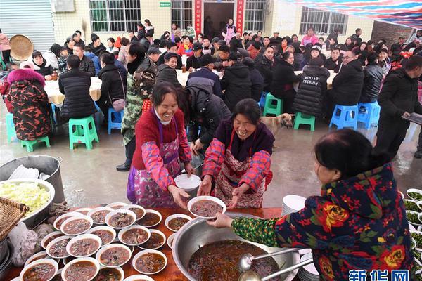 被肯豆的针织衫街拍美到