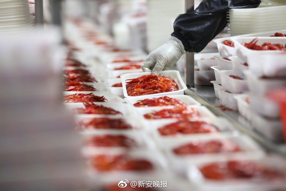 英超-德赫亚低级失误送礼马塔建功 曼联1-1切尔西