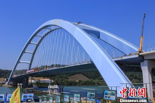 西班牙城市三宝 建筑美女和海鲜_9929中美专线