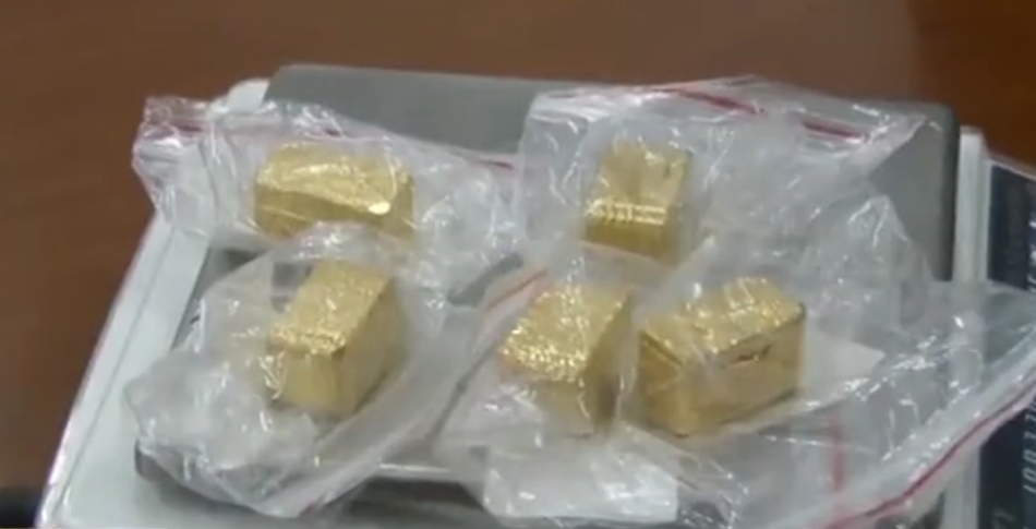 南太铉张才人公开恋情后首同台 甜笑害羞捂脸甜蜜气息满满_挂机宝解锁Netflix