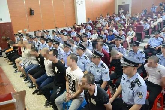 独立鱼:每集4分钟的沙雕剧,每一帧都笑出腹肌_挂机宝不掉线