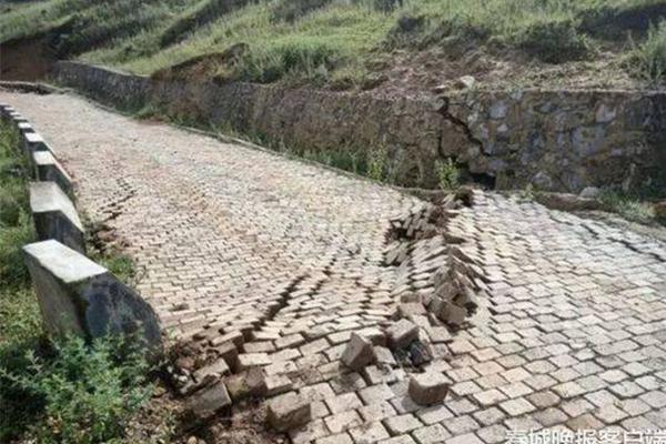 “父姓加母姓”起名现象悄然兴起