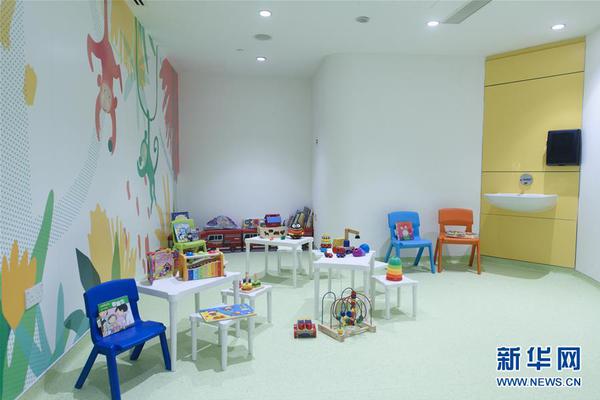 国内驾考太难？此国家考驾照居然要学漂移 简直没法比
