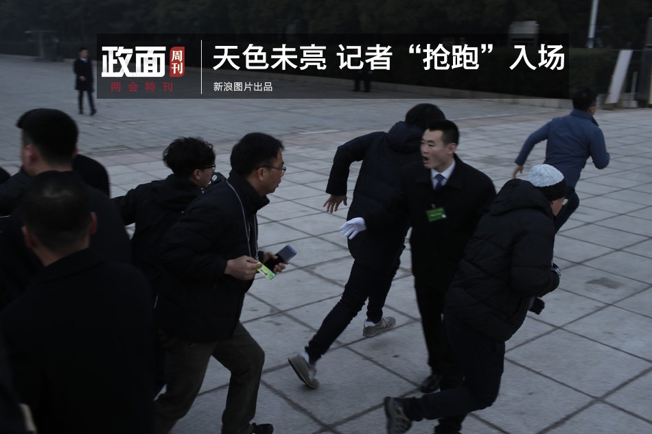 袁立晒“一家三口”合照疑似升级当妈？她只回复了3个字…_挂机宝租用