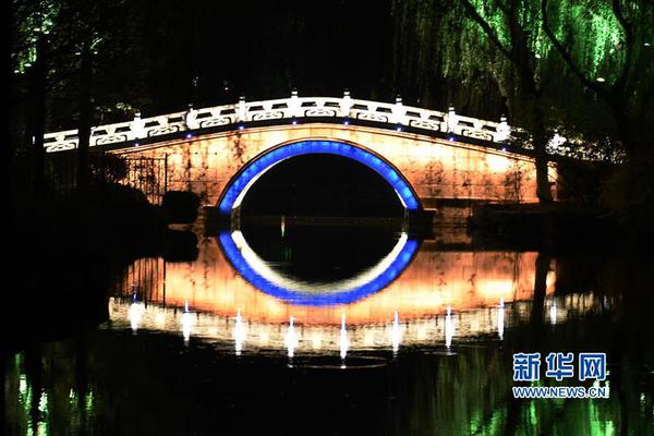 詹韦瓜齐聚观战布朗尼比赛 年轻皇帝遇高手_9929弹性云主机