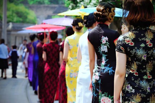 9000元宠物鸡被偷走 找到时已拔光毛准备下锅