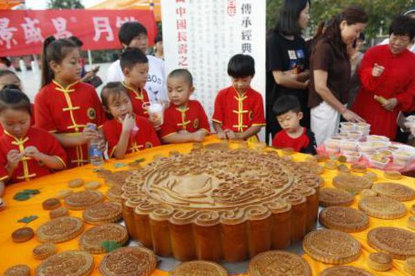 [专访]他用手机拍出比相机更好的照片_金山云服务器