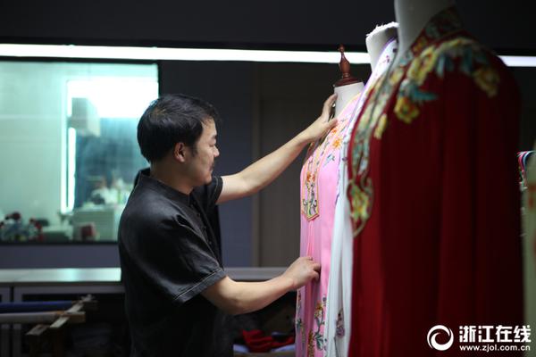 面对难民的情怀与现实_CN2服务器搭梯子