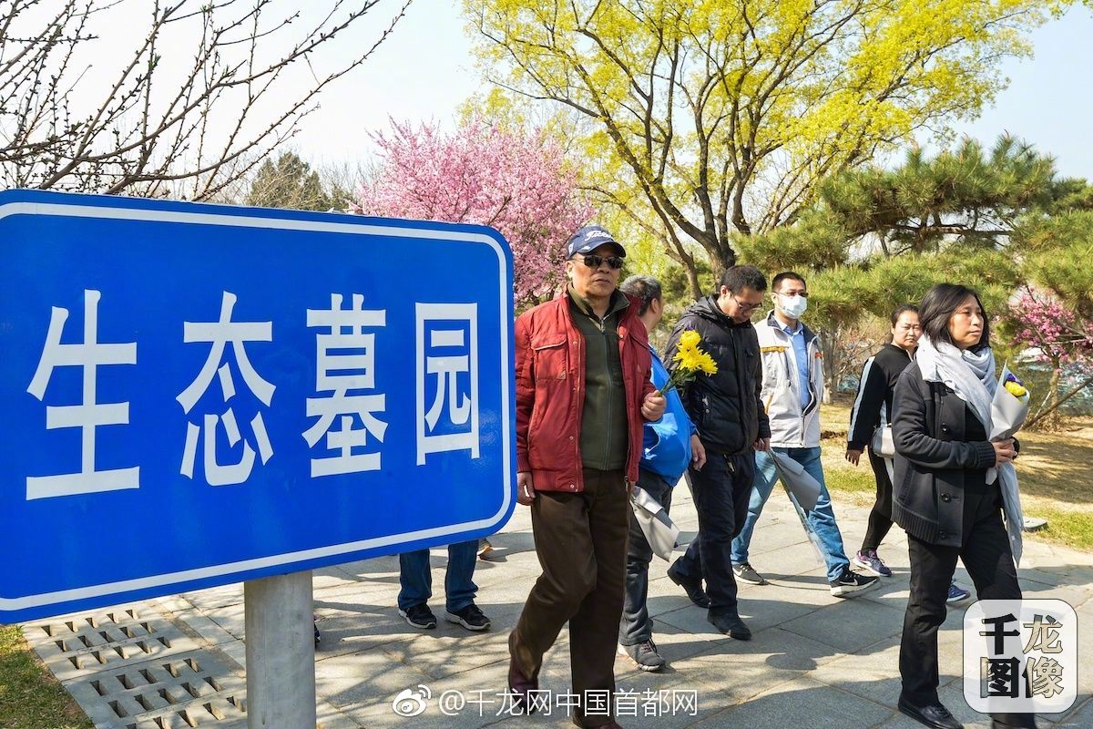 真人黑寡妇？俄罗斯最美女兵出炉:金发及腰 枪法精准