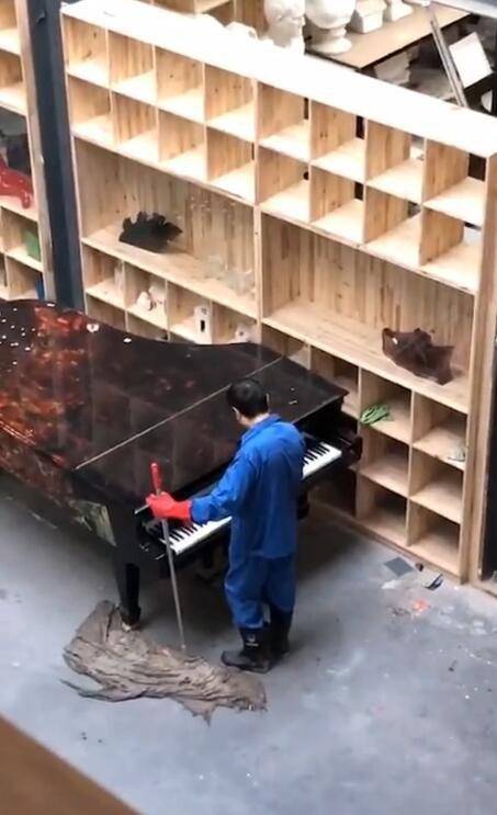 下属经常越级汇报怎么办？用三三二招数，打小人与抬自己一举两得