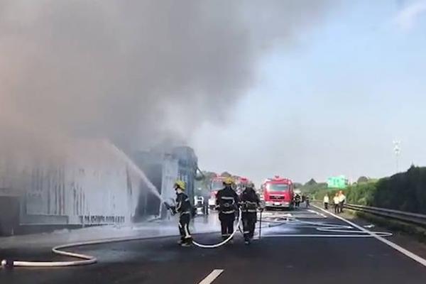 复联4票房破纪录 全球首周票房预计60亿 中国首周22亿_9929金融交易