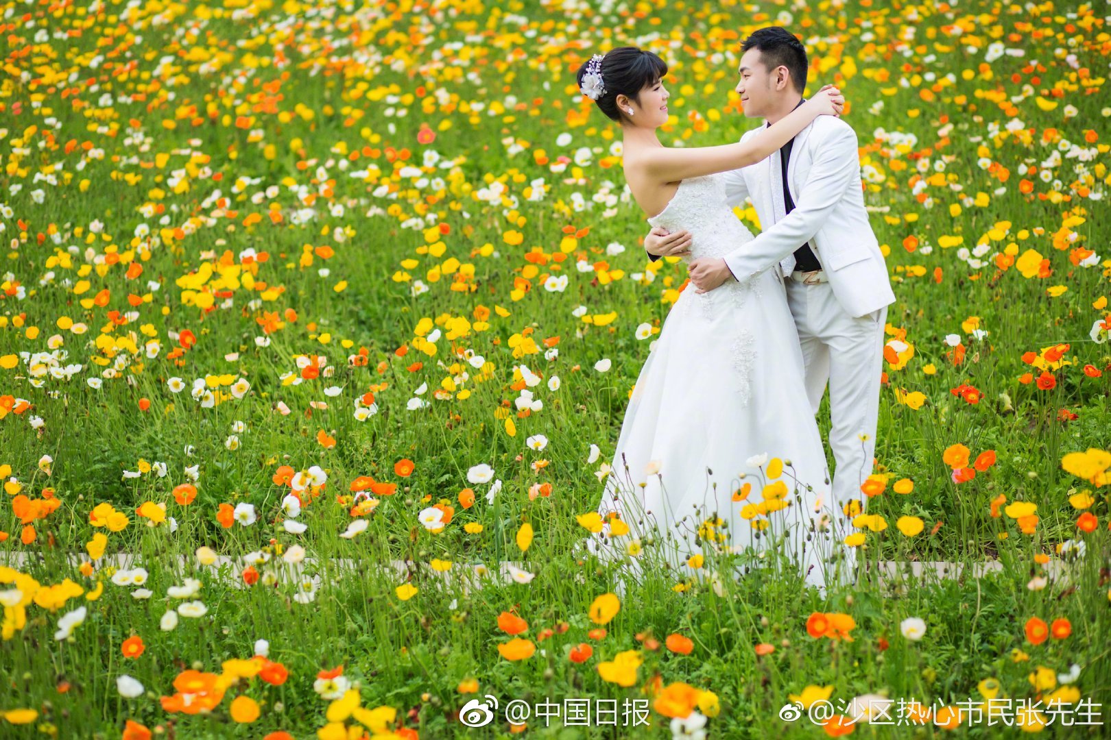 刘诗诗挺八月孕肚出游_云服务器秒杀