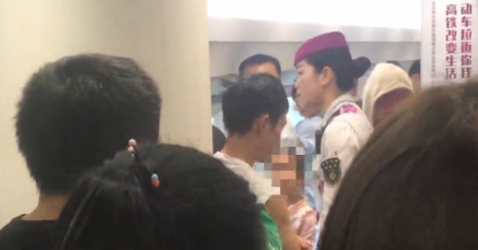 综述：巴特勒爆发76人扳回一城 掘金擒开拓者总分1-0_9929季付