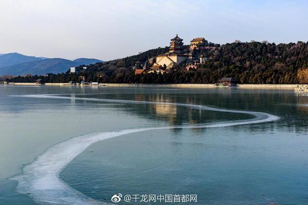 郭晶晶三儿女萌照 哥哥照顾妹妹_云服务器16G内存