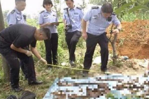为这事 吴京黄渤等人坐上公安部新闻发布会主席台