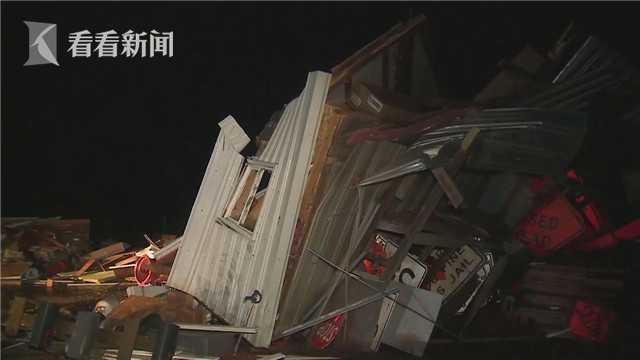 女子耳朵疼痛难忍 医生从耳道取出活飞蛾
