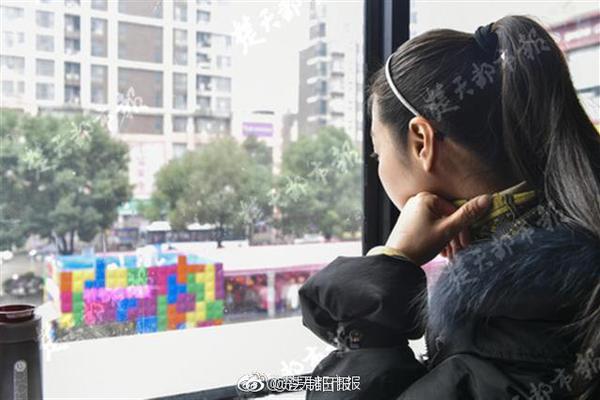保时捷女司机醉驾 酒精检测时撒娇:你们很过分哎_云电脑命令行