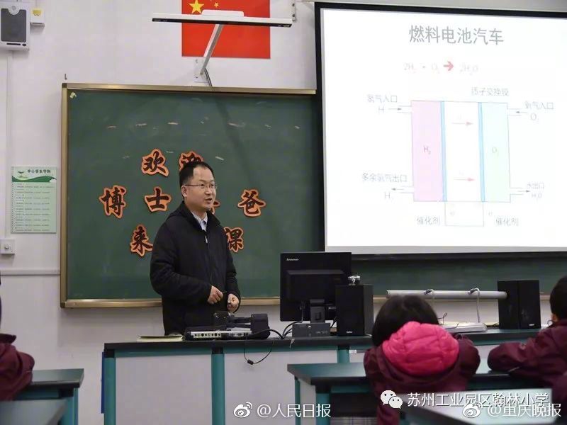 波音客机又出事！空中起火 发动机不断喷出火焰_云电脑出差必备