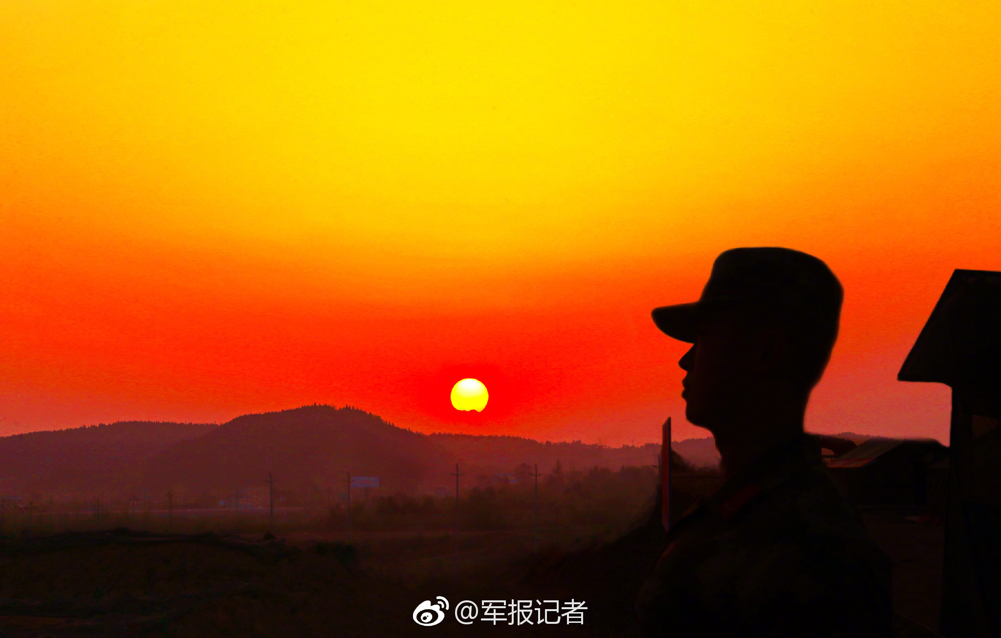 《创2》余远帆淘汰被粉丝扔鸡蛋：你为什么不坚持
