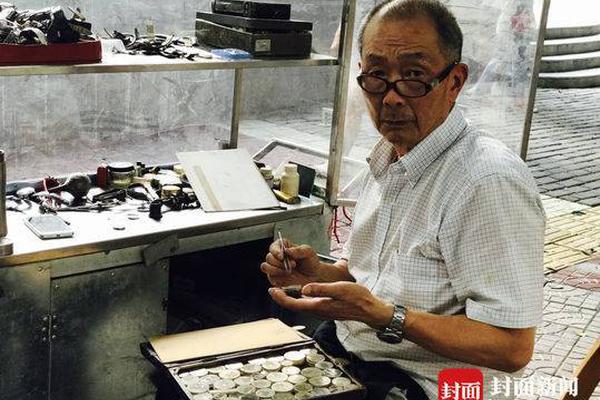 章子怡带女儿去农场 醒宝生吃胡萝卜表情一言难尽