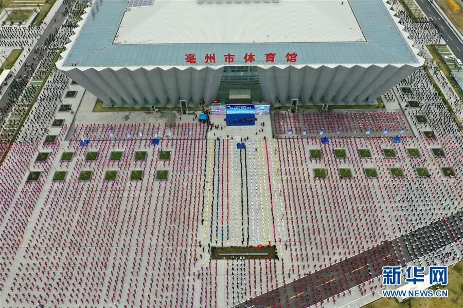 马斯克:特斯拉下一代跑车续航超1000公里_cloud computer
