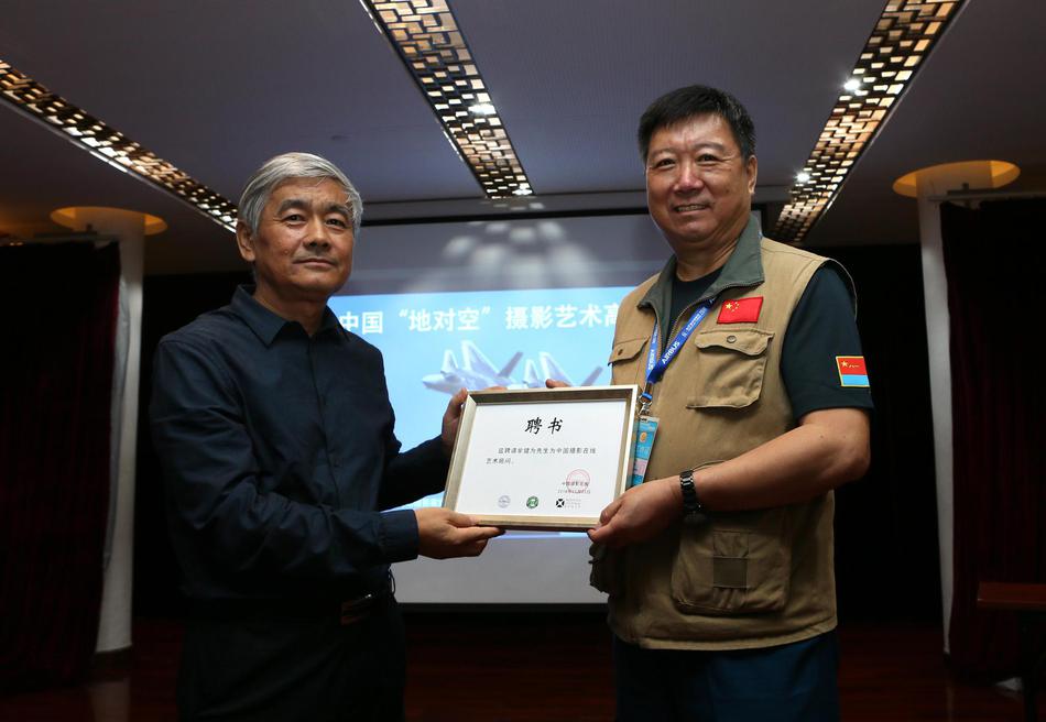 《纪元1800》评测：迎接工业时代的洗礼_大模型训练